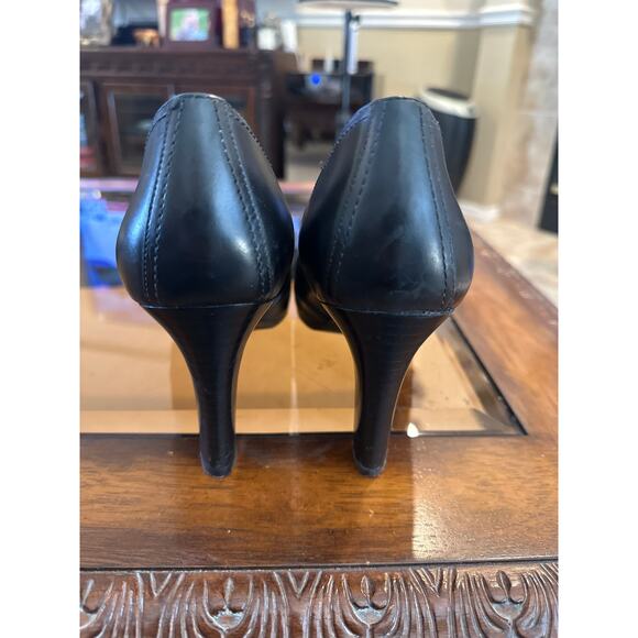 Women’s Naturalizer Genuine Leather Black Pump. Size 9.6 - Picture 4 of 5